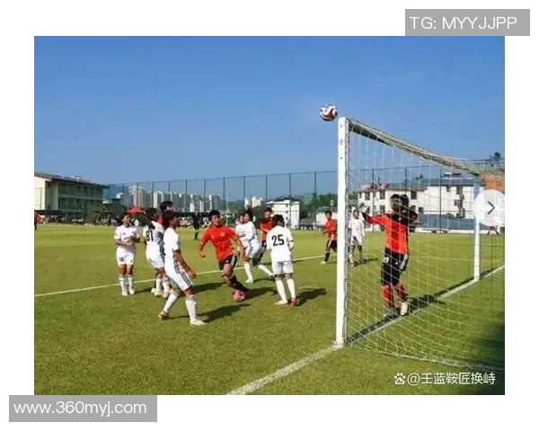 足球阿方的传奇旅程与梦想追逐展现了运动的魅力与团队精神